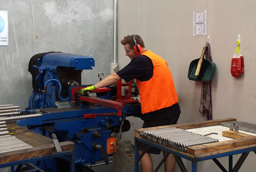 轰炸电话网页版